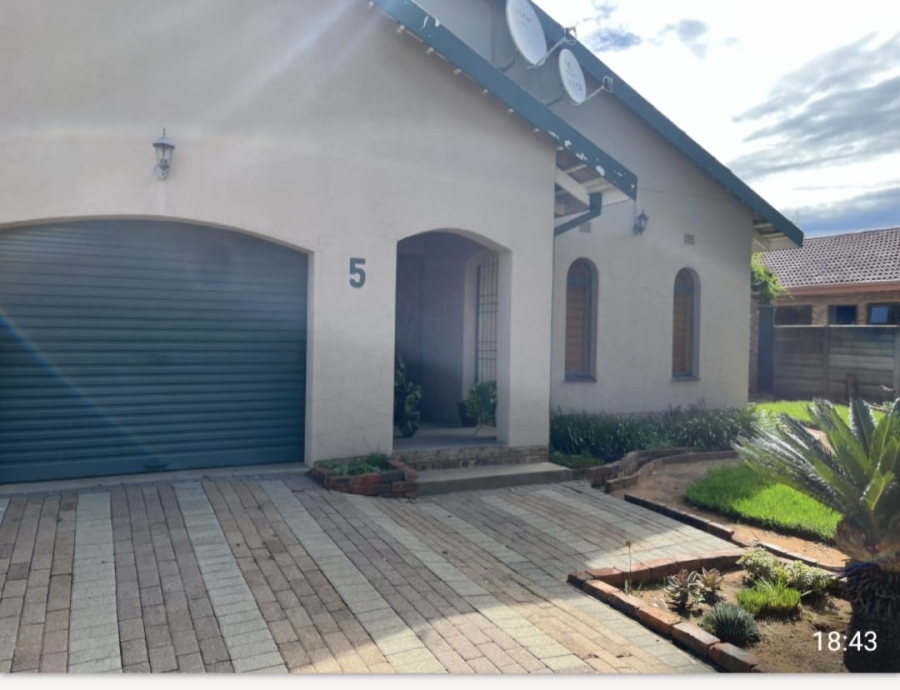 3 Bedroom Property for Sale in Riebeeckstad Free State